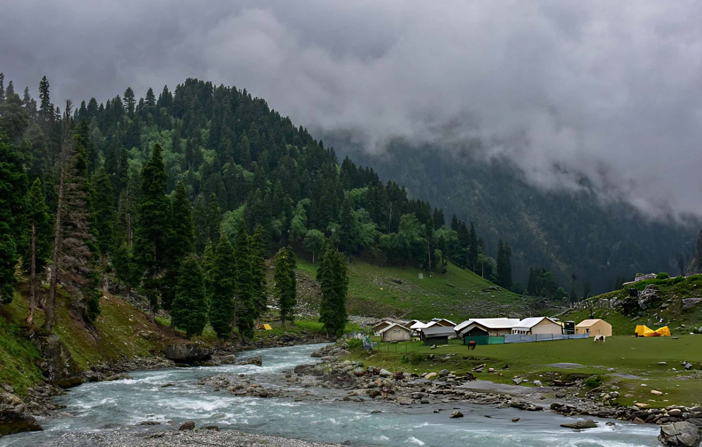 SONAMARG MEADOW destination in Kashmir - scenic view